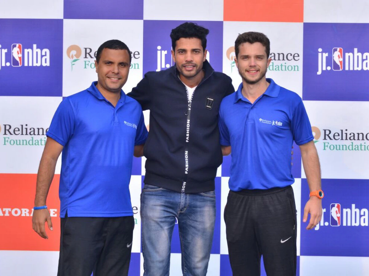 Coach Ishwar Bhati receiving the Best Coach award during the Jr. NBA Program